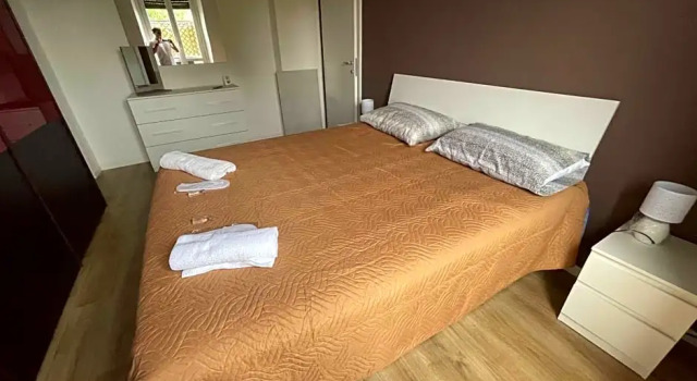 Ampia camera matrimoniale con letto double king-size by Alex guest house, Забронировать Гостевой дом Гостевые дома Чертоза, Гостевой дом