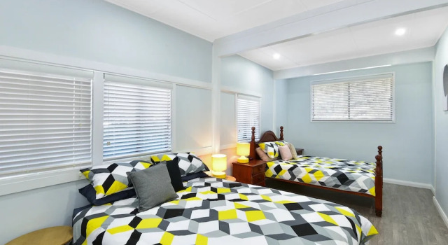 Lakeside House, Забронировать Дом для отпуска Зе-Энтранс Central Coast, рядом с Площадка для кормления пеликанов