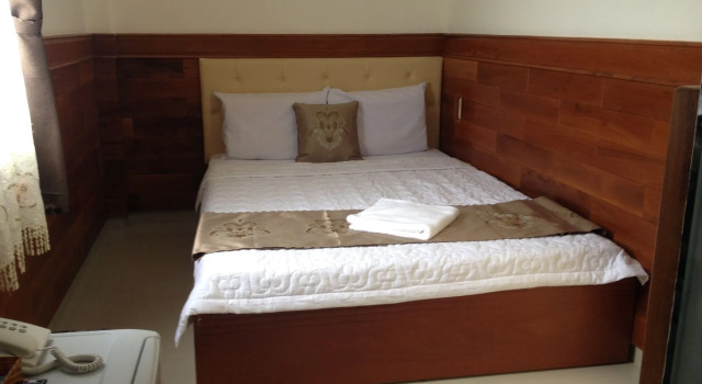 Au Lac Hotel