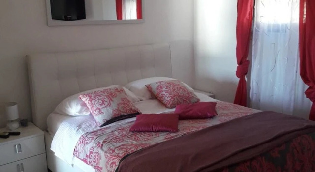 Villa With 5 Bedrooms in Zecevo Rogoznicko, With Wonderful sea View, P, Забронировать Вилла Отели Рогозница с бассейном, Бассейн