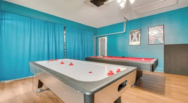 Коттедж 11 Mi to Disney: Home w/ Game Room & Heated Pool
