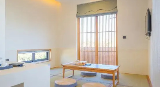 Семейный люкс Shihua Hostel