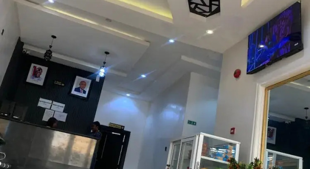 Hilton Garden Hotel, Boek Hotel Orba Enugu