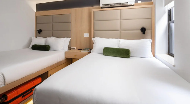 Четырёхместный номер Standard Little Charlie Hotel