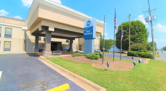 Номер Standard Best Western Albemarle Inn