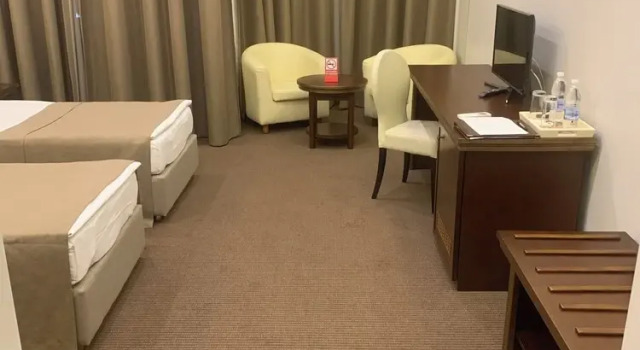 Двухместный номер Standard c 1 комнатой с видом на город Alarus Luxe Hotel