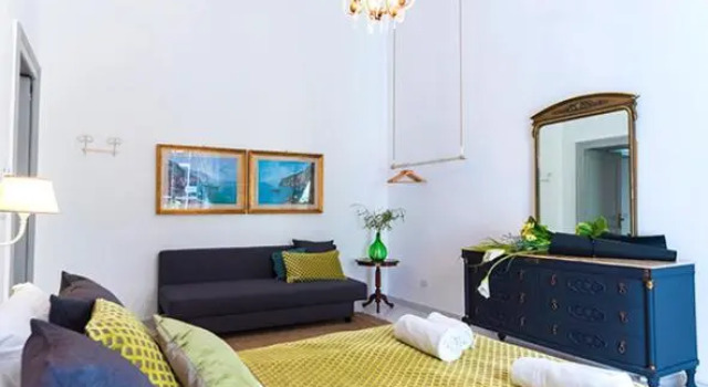 La Casa Napoletana - LS Accommodations, Забронировать Отель Отели Неаполя с завтраком, рядом с Кафедральный собор Неаполя, Завтраки