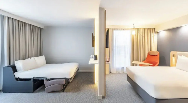 Двухместный люкс с балконом Holiday Inn Express Paris - Poissy by IHG