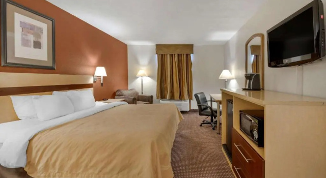 Четырёхместный номер Deluxe Surestay By Best Western Obetz Rickenbacker Airport