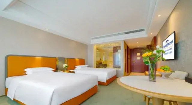 Четырёхместный семейный номер Standard Howard Johnson Parkview Plaza Erdos