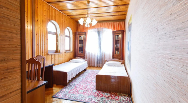 La Mare Guest House, Забронировать Апартаменты/квартира Отели Сочи с парковкой, рядом с Памятник Владимиру Ильичу Ленину, Парковка