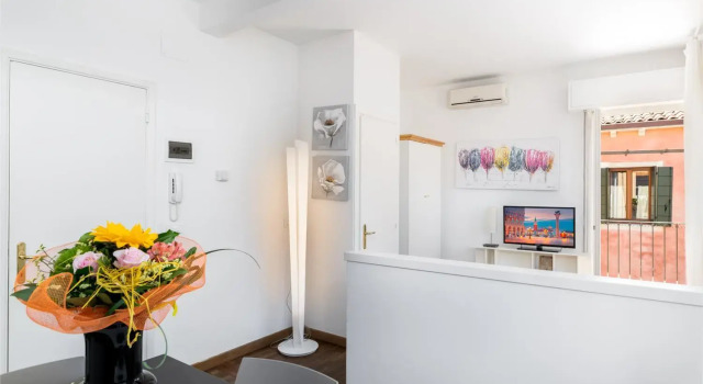Venice Apartments San Samuele, Забронировать Апартаменты/квартира Отели Венеции с бассейном, рядом с Железнодорожный вокзал Венеция Санта Лючия, Бассейн