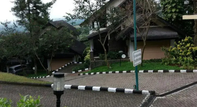 Vilă Gunung Geulis Cottages managed by Royal Tulip