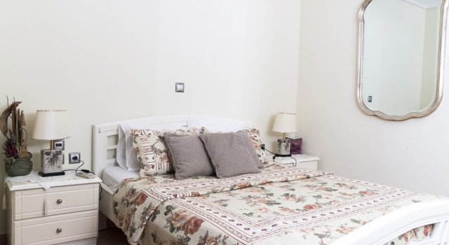 Семейные апартаменты с 2 комнатами Villa dIrene-near athens airport , 200 meters from the beach davis