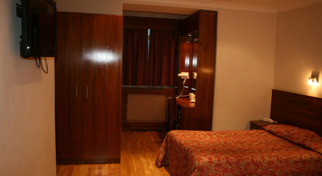 Четырёхместный номер Standard Wedgewood Hotel