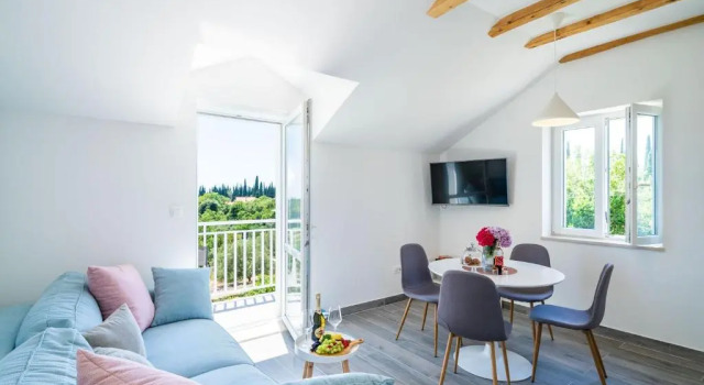 Апартаменты с 2 комнатами с балконом и с видом на море Apartments Amalija