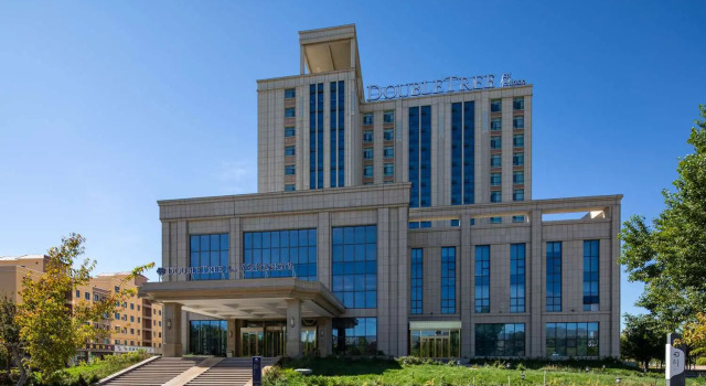 DoubleTree by Hilton Altay Fuyun, Book Hotel Businesshoteller i Xinjiang, 4* 5*