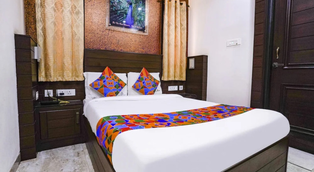 Номер Deluxe FabHotel MM Residency