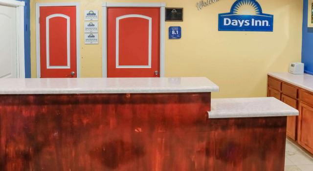 Days Inn by Wyndham Bastrop, Buchen Sie Gasthaus Bastrop Texas Hill Country