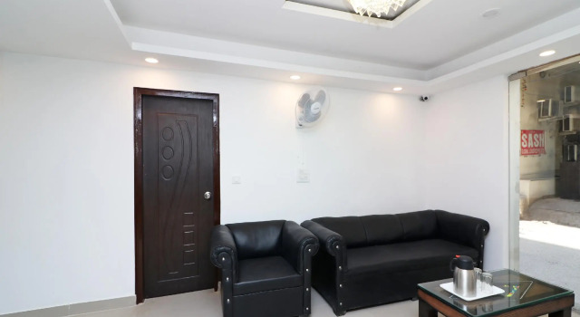 OYO 13658 Hotel Tanish Palace, Забронировать Отель Отели Нью-Дели с завтраком, Завтраки