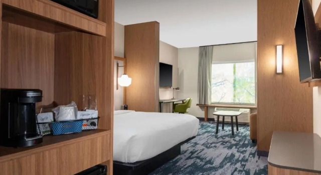 Люкс с видом на реку Fairfield by Marriott Inn & Suites Medford