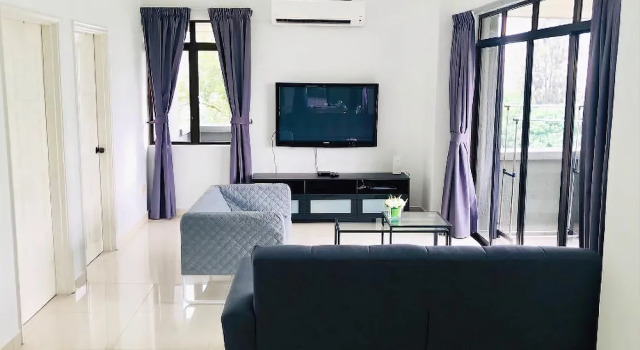 Serdang Raya by Yolodge, Забронировать Отель Отели Серданг с парковкой, Парковка