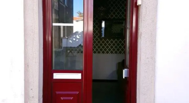 Cozy Sintra Townhouse, Забронировать Отель Синтра Sintra-Cascais Natural Park, рядом с Церковь Сан-Мартиньйо