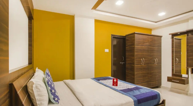 OYO 9968 Srirama Hotels, Kondapur, Rezerwuj Hotel Kondapur 