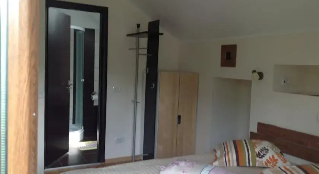 Pensiunea Domnitei Sophie, Varaa Hotelli Hotellit Carpathians - Romania uima-altaalla, Uima-allas