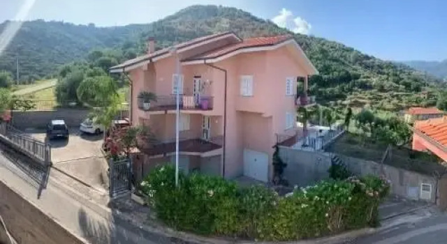 Villetta a Fichera, Book Apartment Hotels in Sicily with Parking, Parking