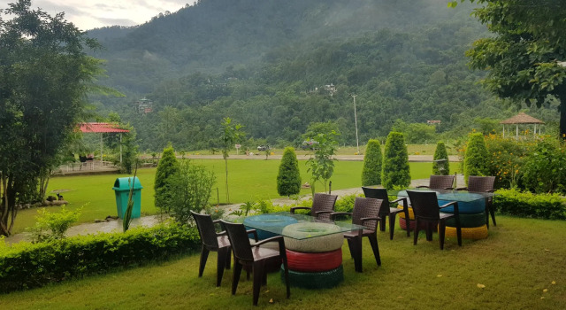 Balaut Resort, Rezervovat Lázně / Resort Nainital Uttarakhand
