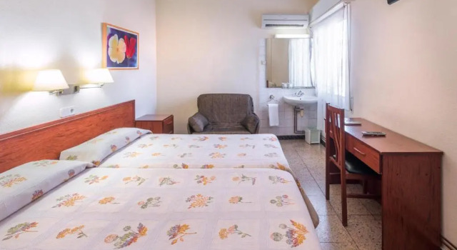 Двухместный номер Standard Hostal Solimar