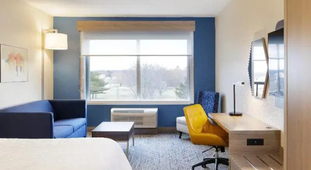 Люкс Holiday Inn Express & Suites Waco Downtown by IHG