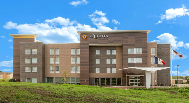 La Quinta by Wyndham Altoona Des Moines, Rezerwuj Hotel Hotele w Iowa z parkingiem, Parking