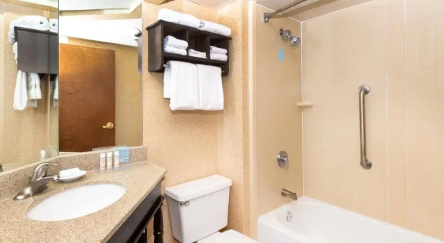 Двухместный номер Deluxe Hampton Inn Evansville