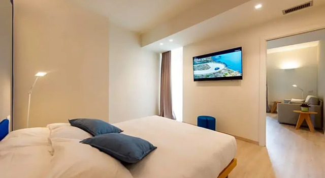Люкс с балконом и с видом на море Amarina Hotel