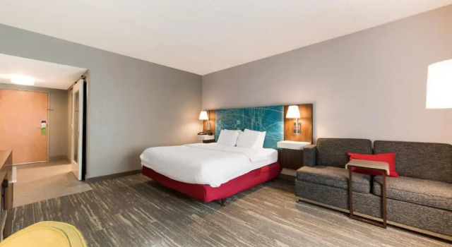 Двухместный номер Hampton Inn & Suites Charlotte-Airport