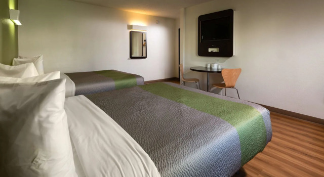 Motel 6 Canoga Park, CA
