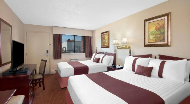 Двухместный номер Standard Coast Red Deer Hotel