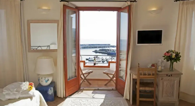 Полулюкс BUE MARINO Hotel & Rooftop Bar