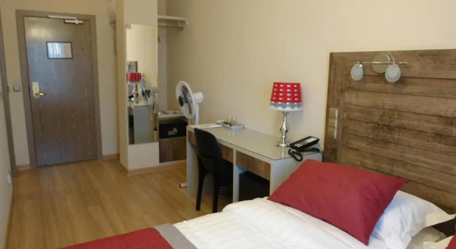 Standardowy dwuosobowy pokój Grace Point Hotel
