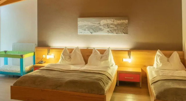 Семейный номер Standard с балконом Hotel Auwirt Zentrum