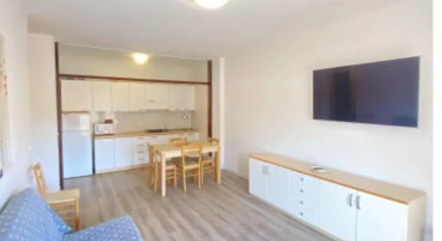 Апартаменты Inviting Apartment Near the Beach