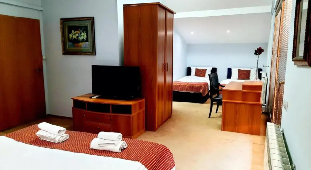 Семейный номер Deluxe Hotel Aristocrat & Fish Restaurant