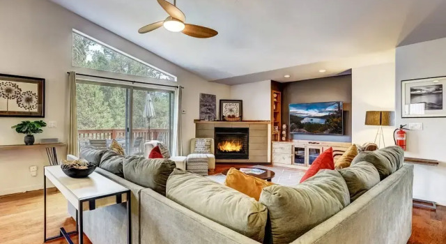 Contemporary Tahoe Cabin, Забронировать Отель Отели Саут-Лейк-Тахо с бассейном, Бассейн