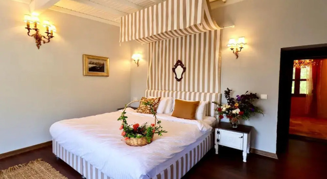 Двухместный номер Standard с балконом и с видом на бассейн Kemerbag 29 Guest House 12 Yaş Üstü