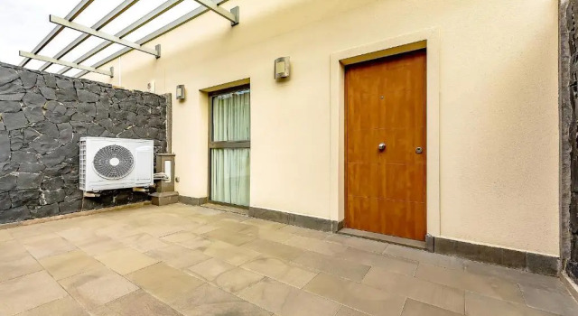 Townhouse 2 bedrooms on the first line