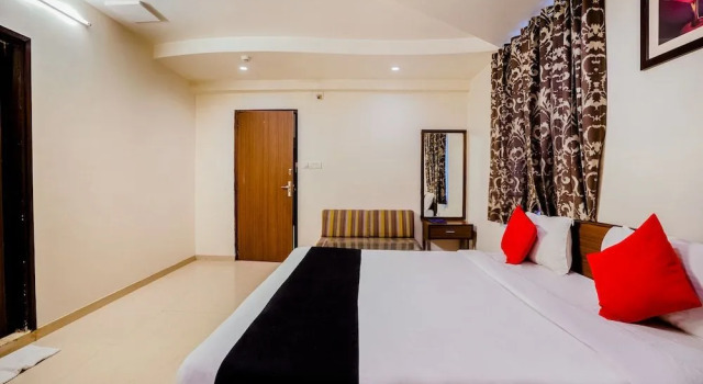 Treebo Tribecca Inn, Boek Hotel Vastrapur 