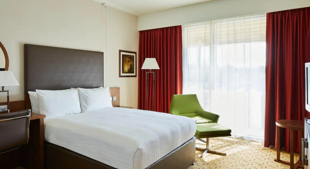 Номер Standard Lingfield Park Marriott Hotel & Country Club
