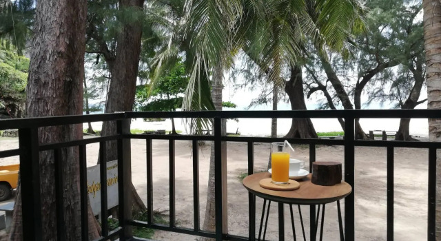Hat yao Seaview Beach Room, Забронировать Отель Отели Южного Таиланда с парковкой, Парковка